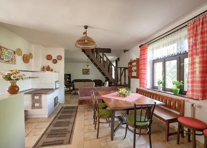 Prázdninový Dom Eliška*** Casa de Férias Trstená